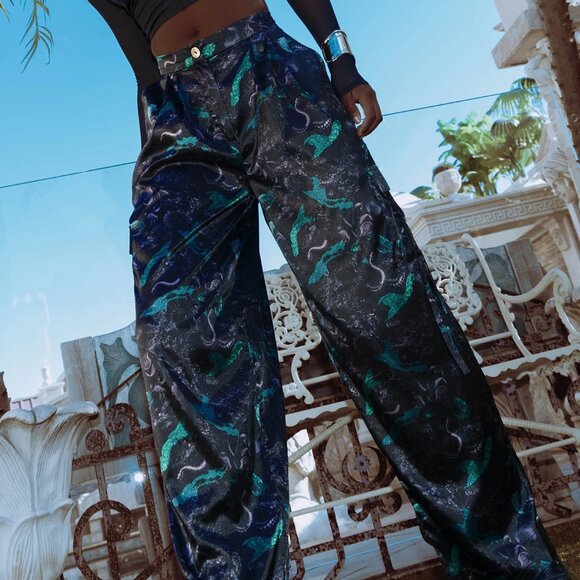 BlackMilk Abyss Wide Leg Satin Cargo Pants high waist 8 Aus / XS 4 US - Picture 4 of 14